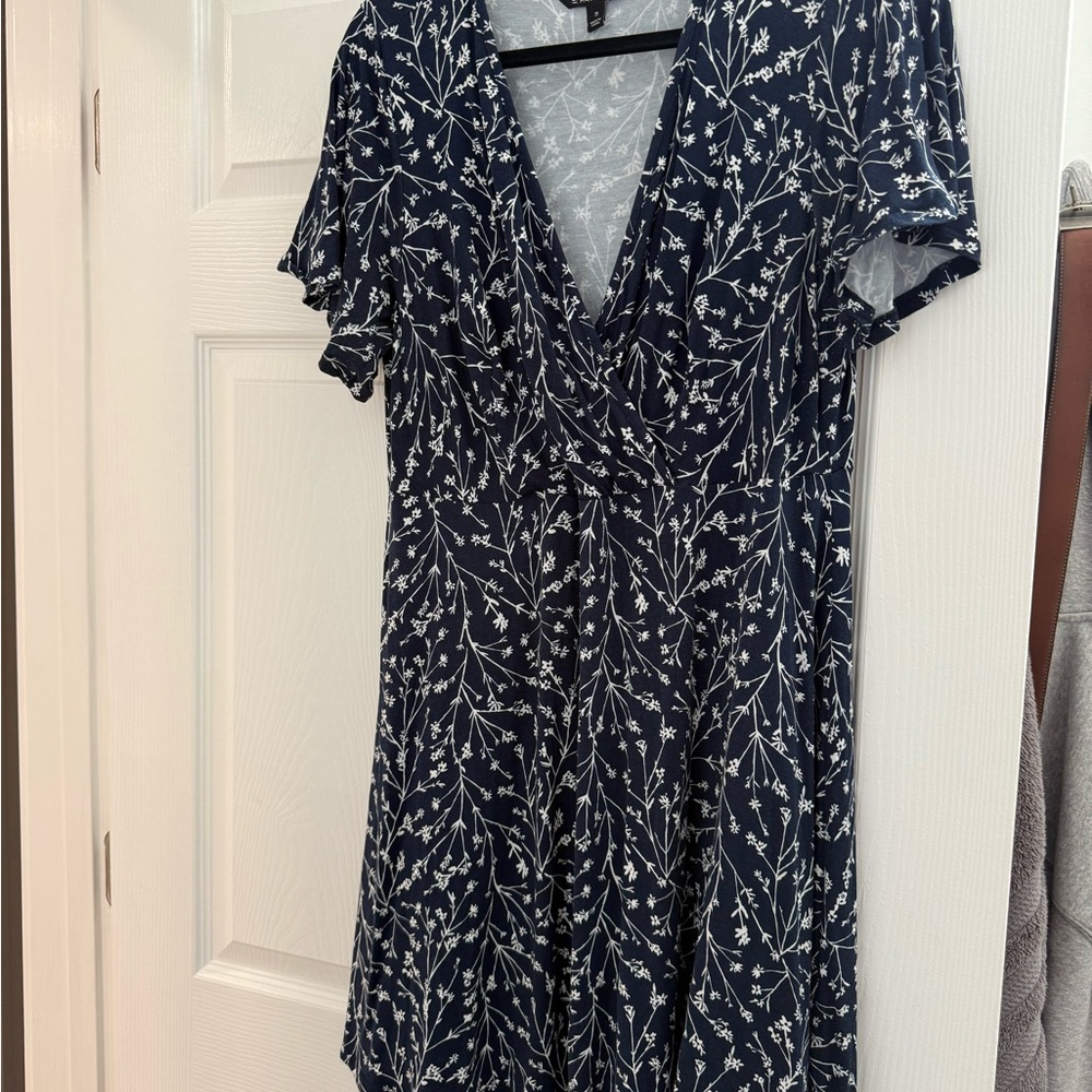 41 Hawthorn Navy and White Floral Mini Dress